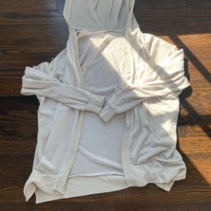 AMERICAN EAGLE beige soft cardigan